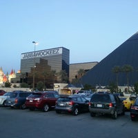 luxor hotel and casino parking fee