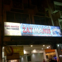 Photo taken at Restoran ZatiManis by Faliq T. on 12/23/2012