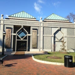 Photo taken at Arthur M. Sackler Gallery by Leandro B. on 1/4/2013