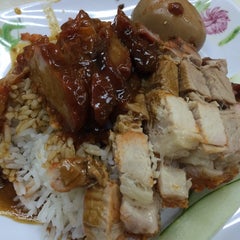 Photo taken at Marina Food House by Xavier T. on 10/17/2014