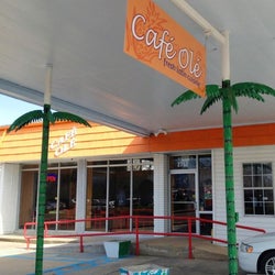 Café Olé corkage fee 