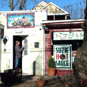 Photo of Suzie Hot Sauce (unverified)