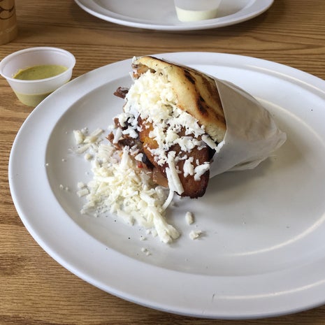 Pizza Market & Arepas