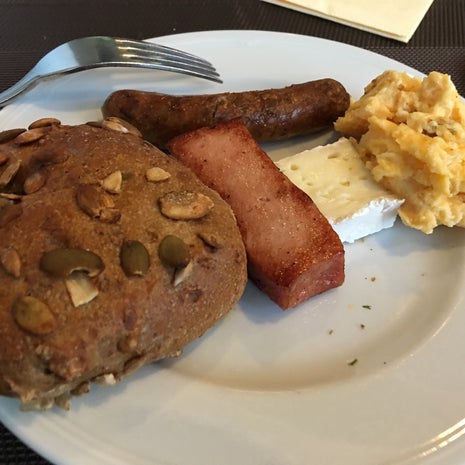 Breakfast Leornardo Hotel