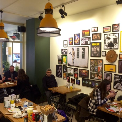 Pişi Breakfast and Burger MODA