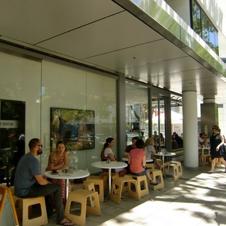 Lumiere Cafe & Patisserie