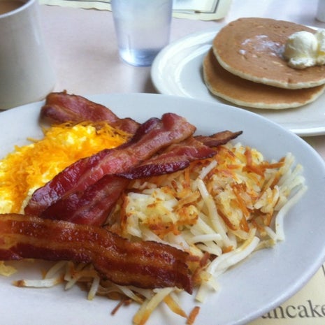 Chris' Pancake and Dining