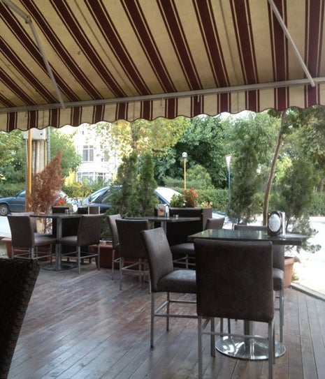 Cream Cafe & Bakery