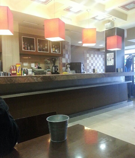 Las Flores Cafe