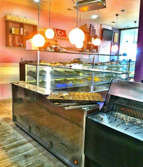 Arafat Unlu Mamulleri & Cafe