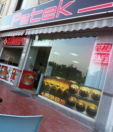 Petek Pastanesi