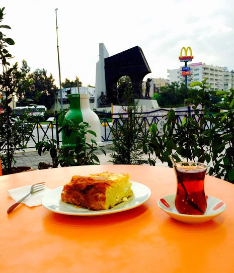 HAMURKAR BÖREK SALONLARI AYDIN