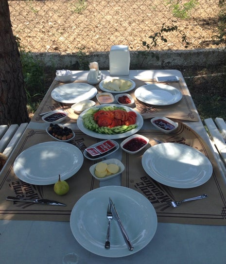 TEMIZ Mandıra KAHVALTI veMANGAL Bahçesi