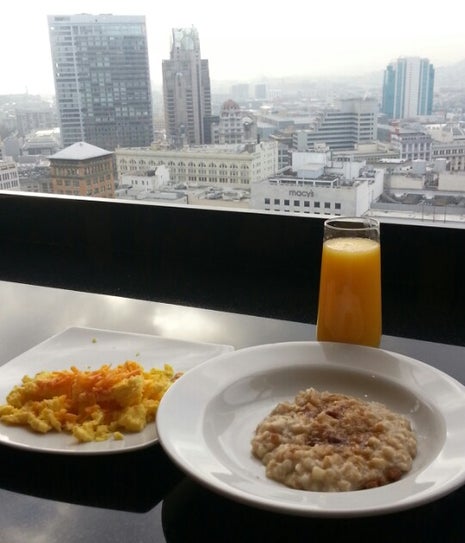 Concierge Lounge at Marriott Union Square