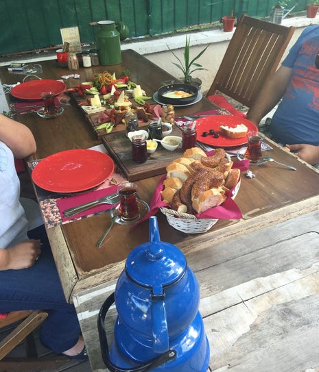 Yeniden Eski Moda Cafe&Restaurant