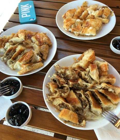 İnci Börek