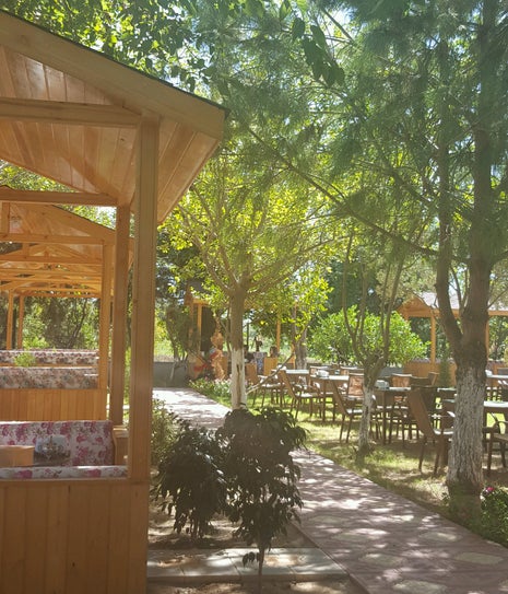 Gökkuşağı Nargile İle Kahvaltı Salonu