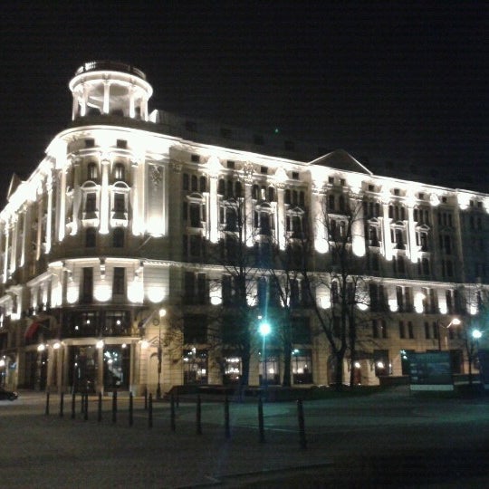 Where's Good? Holiday and vacation recommendations for Warsaw, Poland. What's good to see, when's good to go and how's best to get there.