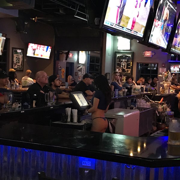 Tight Ends Sports Bar and Grill