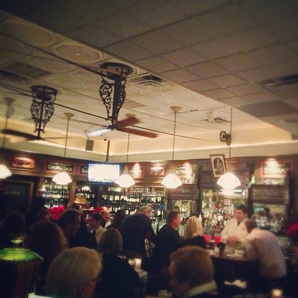 hugo's frog bar & fish house