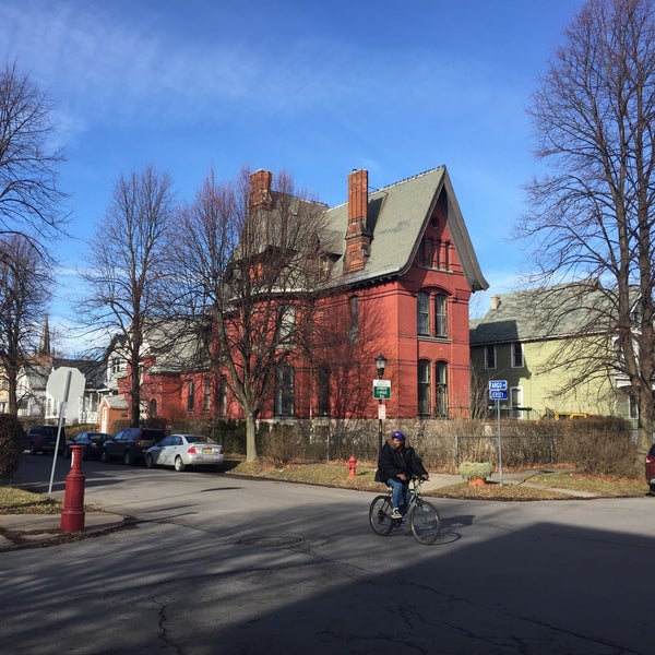 Where's Good? Holiday and vacation recommendations for Buffalo, United States. What's good to see, when's good to go and how's best to get there.