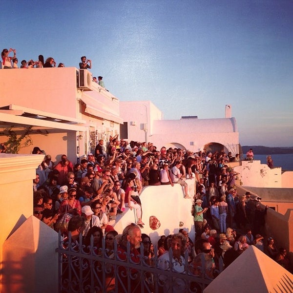 Where's Good? Holiday and vacation recommendations for Santorini Island, Greece. What's good to see, when's good to go and how's best to get there.