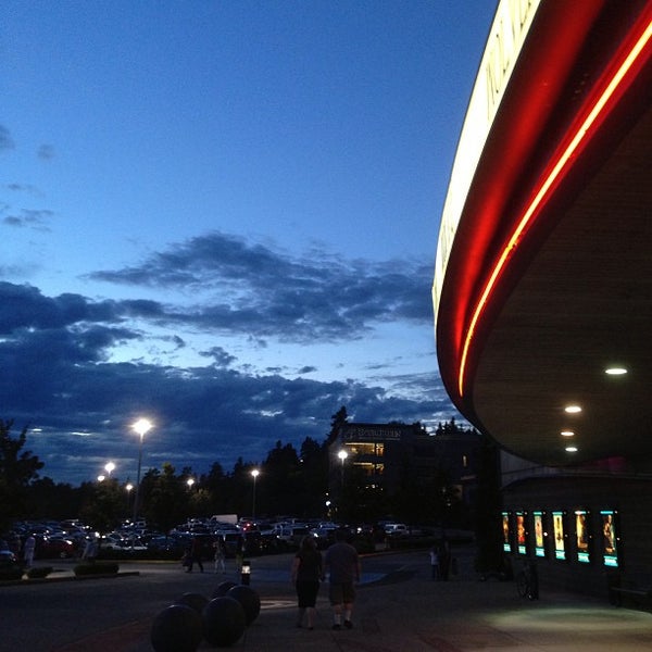 Regal Cinemas Bella Bottega 11 Downtown Redmond 3024 ziyaretçidan