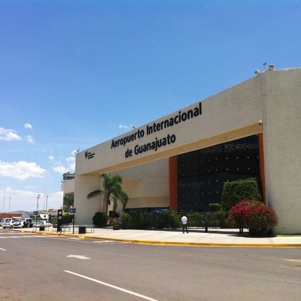 Aeropuerto Internacional de Guanajuato (BJX) Nuevo México Carretera SilaoLeón Km. 5.5