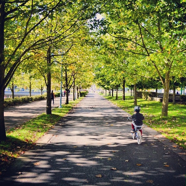 Where's Good? Holiday and vacation recommendations for Vancouver, Canada. What's good to see, when's good to go and how's best to get there.