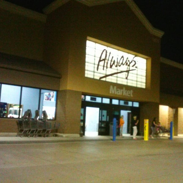 Walmart Supercenter Big Box Store in Port St Lucie