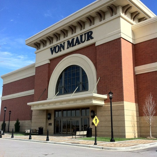 Von Maur - Department Store in Lake Saint Louis