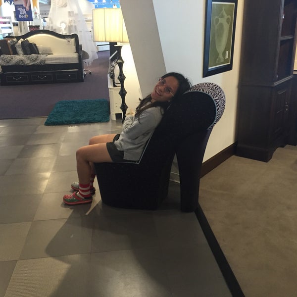 Rooms To Go Furniture / Home Store