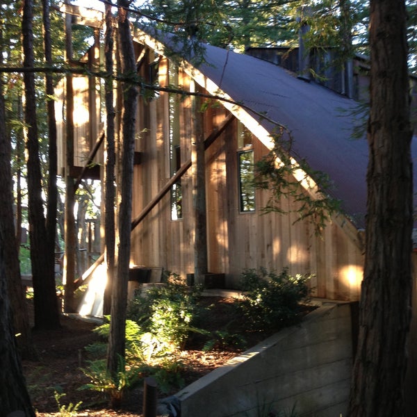 Where's Good? Holiday and vacation recommendations for Big Sur, United States. What's good to see, when's good to go and how's best to get there.