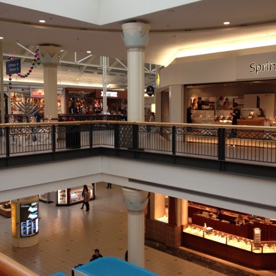 Solomon Pond Mall - 56 tips