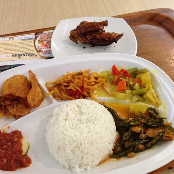  Ayam  Goreng Kalasan  Jl Iskandar Muda No 292 294