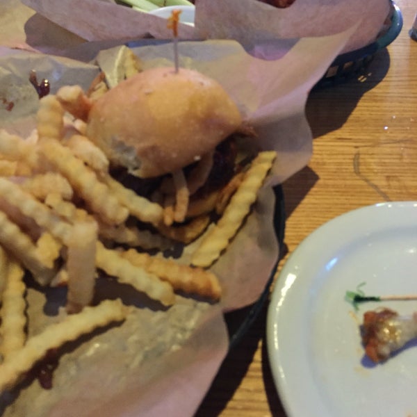 Tight Ends Sports Bar and Grill
