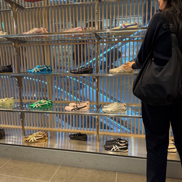 Onitsuka Tiger - Apple Maps