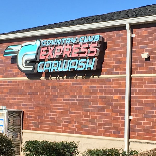 Mobil On The Run Gas Station in Chesterfield Commons