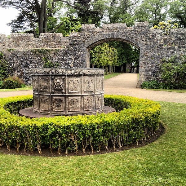 Where's Good? Holiday and vacation recommendations for Cardiff, United Kingdom. What's good to see, when's good to go and how's best to get there.