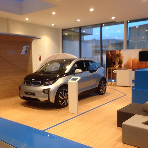 BMW Louyet Charleroi Concession automobile à Dampremy