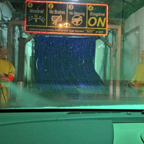 Russell Speeders Car Wash - Car Wash in Omaha