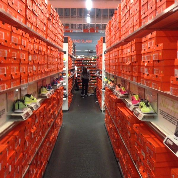 nike factory dolphin mall