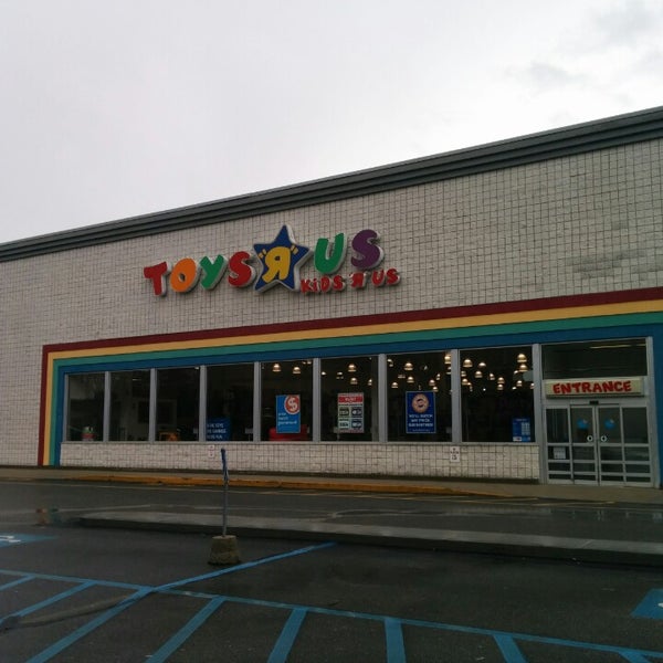 Toys"R"Us Toy / Game Store