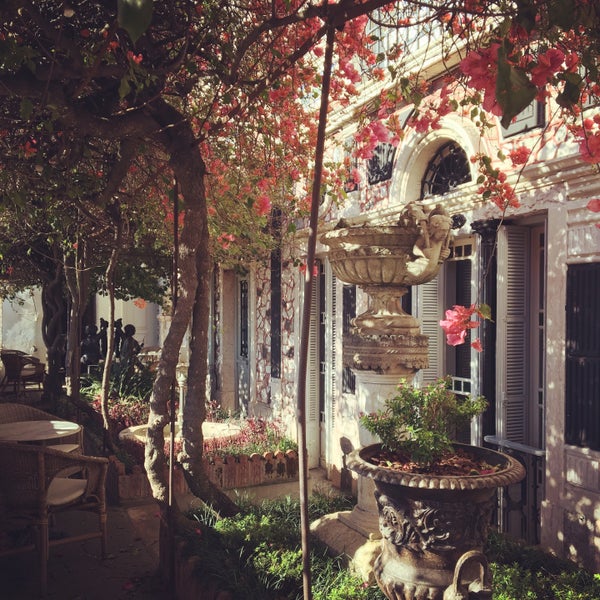 Where's Good? Holiday and vacation recommendations for Lisbon, Portugal. What's good to see, when's good to go and how's best to get there.