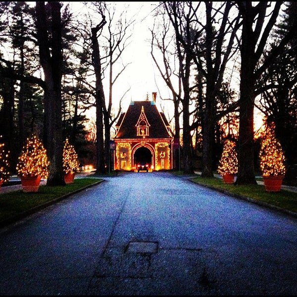 Biltmore Estate Main Gate 11 tips from 2330 visitors