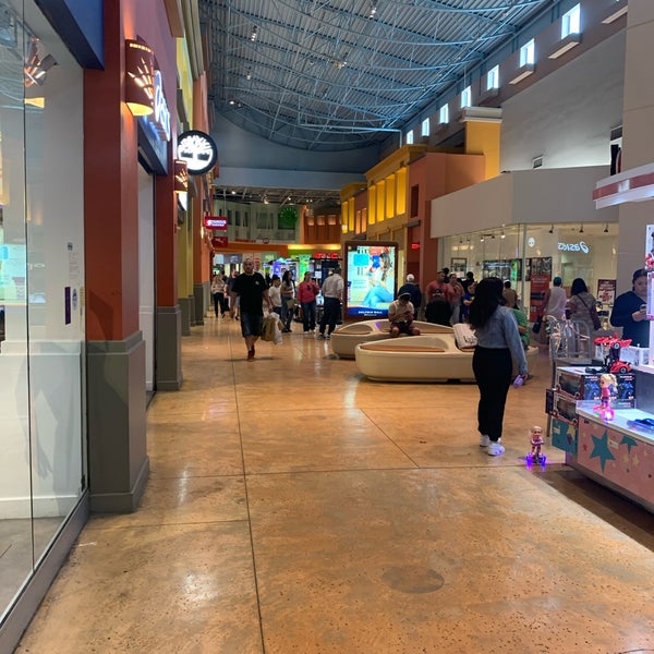 dolphin mall nike factory