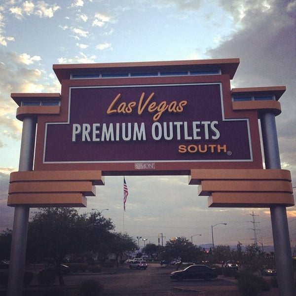 Las Vegas South Premium Outlets - Opening hours and location