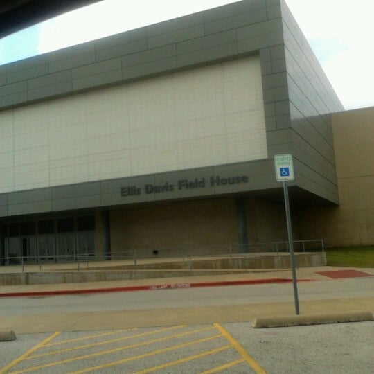 Ellis Davis Fieldhouse South Central Dallas 3 tips from 239 visitors