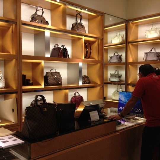 Louis Vuitton Mexico Palacio de Hierro Santa Fe - Leather Goods Store in Ciudad de México