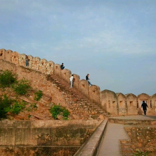 Where's Good? Holiday and vacation recommendations for Jaipur, India. What's good to see, when's good to go and how's best to get there.